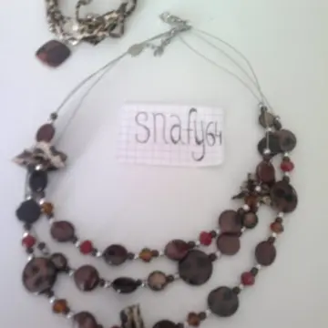 collier + bracelets, Cache cache