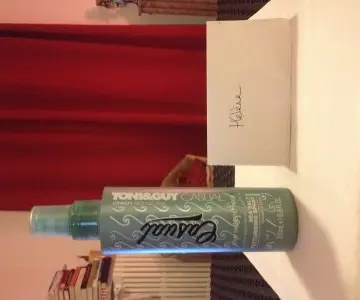 Spray coiffant effet destructuré, Toni & Guy
