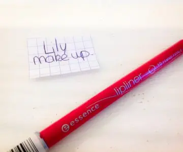 Lip liner, Essence