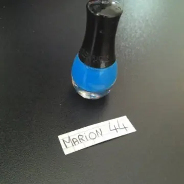 Vernis bleu bourjois, Bourjois