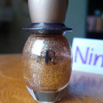 Vernis doré, Helena rubinstein