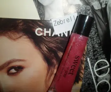 Gloss rose, Philosophy