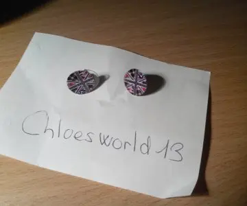 Boucles d'oreille Londres, Cache cache