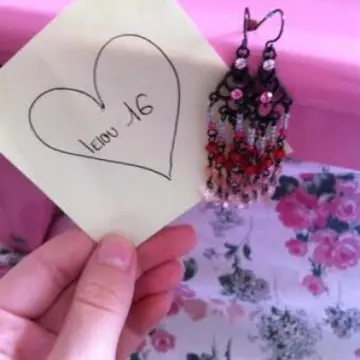 Boucle d'oreilles, Inconnue