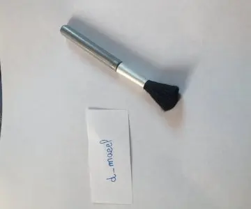 Pinceau de maquillage, Inconnue