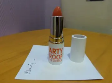Rouge à levre, ModelCo