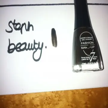 Vernis marron opaque, Fashion Make Up