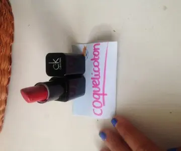 rouge à lèvre rouge Calvin Klein, Calvin Klein