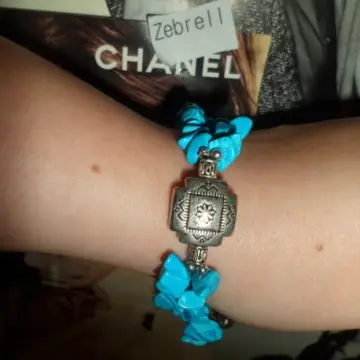 Bracelet bleu, La boutique de perles
