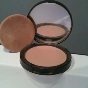 poudre compacte, Bourjois