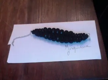 Bracelet noir, Inconnue