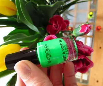 Vernis pour faux ongles fluo, Deborah Milano