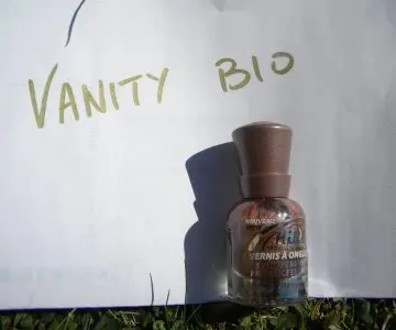 Vernis à ongle, Modélite