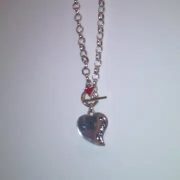 collier, Guess