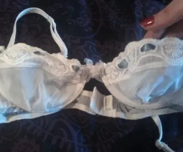 Soutien gorge 85A, Inconnue