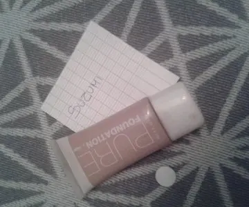 Fond de teint, H&M