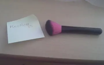 pinceau à blush, Essence