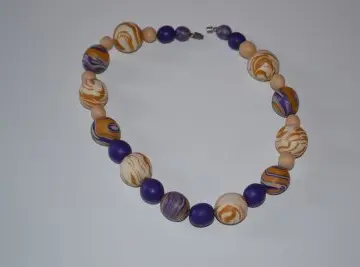 Collier pâte fimo, Inconnue