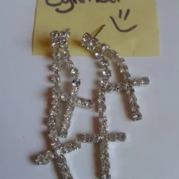 boucle d'oreille croix strass, Inconnue
