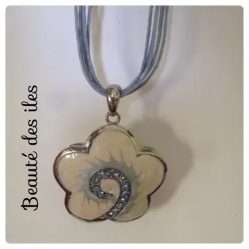 collier fantaisie bleu ciel, Inconnue