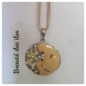 collier fantaisie, Inconnue