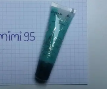 Gloss in Paris, Agnès b.