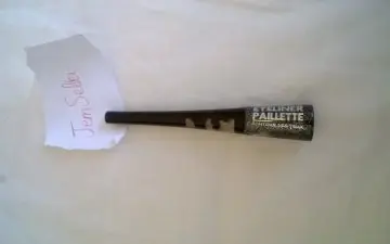eyeliner pailette, Modélite