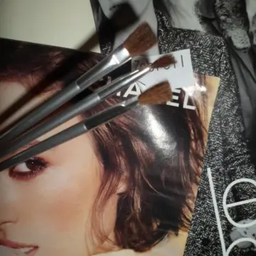 Pinceaux, SAGA cosmetics