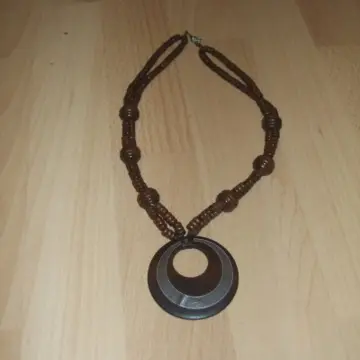 collier ethnique, Inconnue