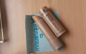 Cover stick essence, Essence