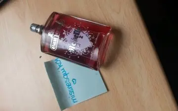 Eau de toilette "Rebelle chic" eau jeune, Eau Jeune