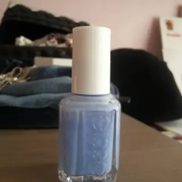 Vernis bleu/violet clair, Essie