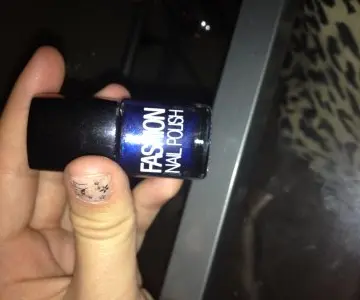 vernis bleu, Mim