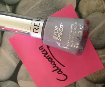 Vernis lilas revlon, Revlon