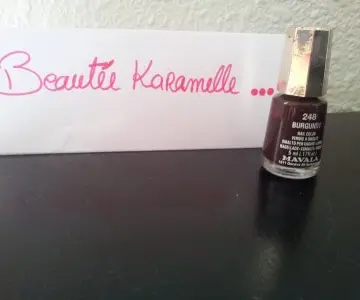 Vernis burgundy, Mavala