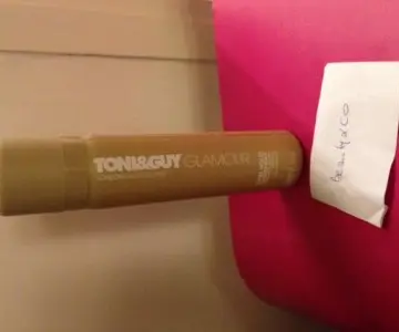 Laque coiffante, Toni & Guy