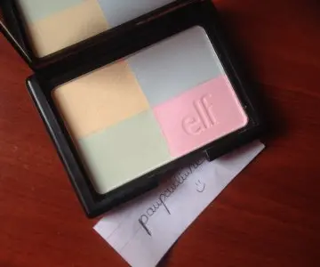 Poudre correctrice et fixatrice de maquillage, Elf