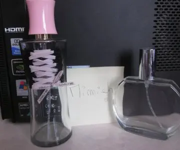 Bouteilles parfums vides, Inconnue