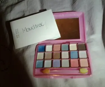Palette de 18 fards, Réserve Naturelle