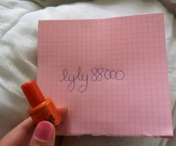 Vernis orange, Yves Rocher