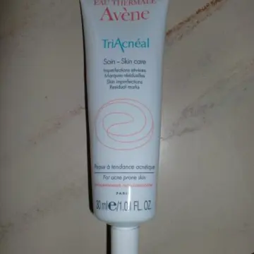 Soin anti acné Avene, Avène