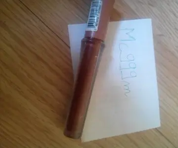 Gloss Marron Glacé, Inconnue