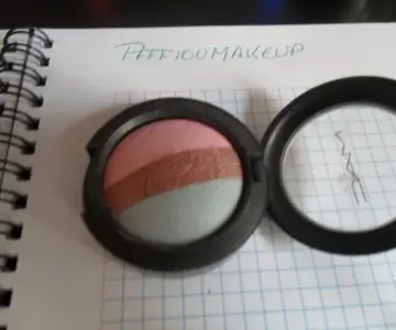 Fard à paupières, MAC Cosmetics