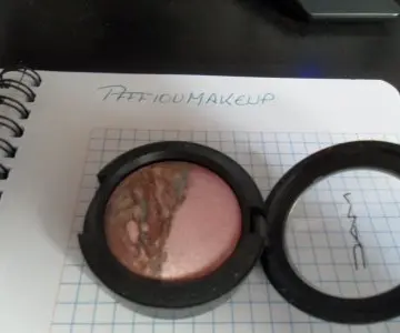 Fard à paupières, MAC Cosmetics