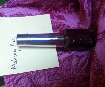 Vernis bordeaux pailleté, Y.S.S.Y