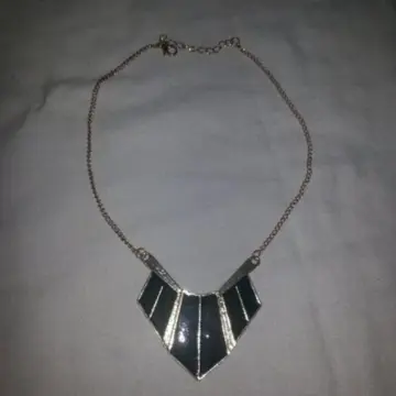 Collier, Inconnue