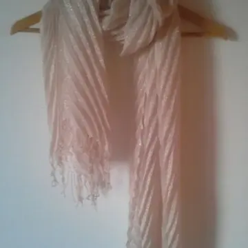 Echarpe beige pailletée, Inconnue