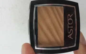 Couleur gold, Astor