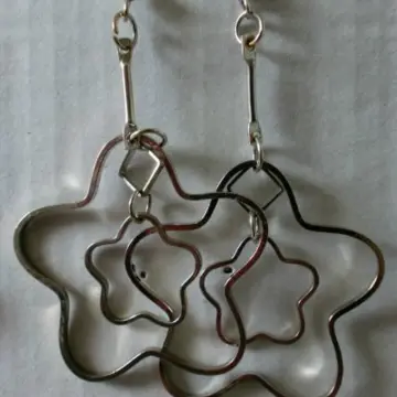 Boucles d'oreilles fleurs argent, Inconnue