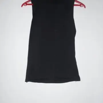 Débardeur noir col roulé, Inconnue